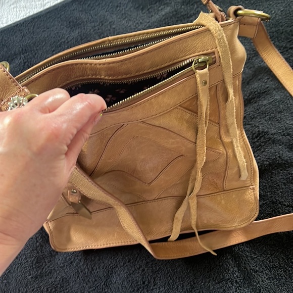 Lucky Brand tan leather crossbody purse no stains! Carried very little 11”x11” - Picture 6 of 6